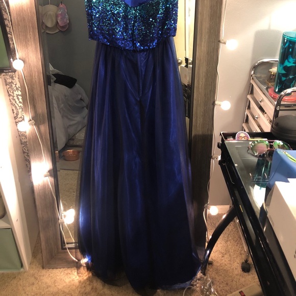 PROM DRESS SIZE 5/6 - Picture 5 of 6